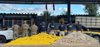 Barreiras: PRF apreende cerca de 460 kg de cocana e pasta base na BR-135; caminhoneiro fugiu e no foi localizado 