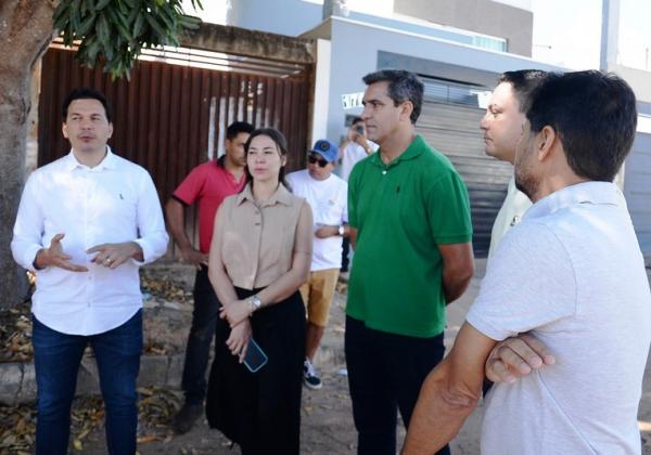 Prefeito Otoniel Teixeira e vice Túlio Viana visitam ruas do bairro Parque da Cidade e anunciam ações de infraestrutura em diálogo com moradores